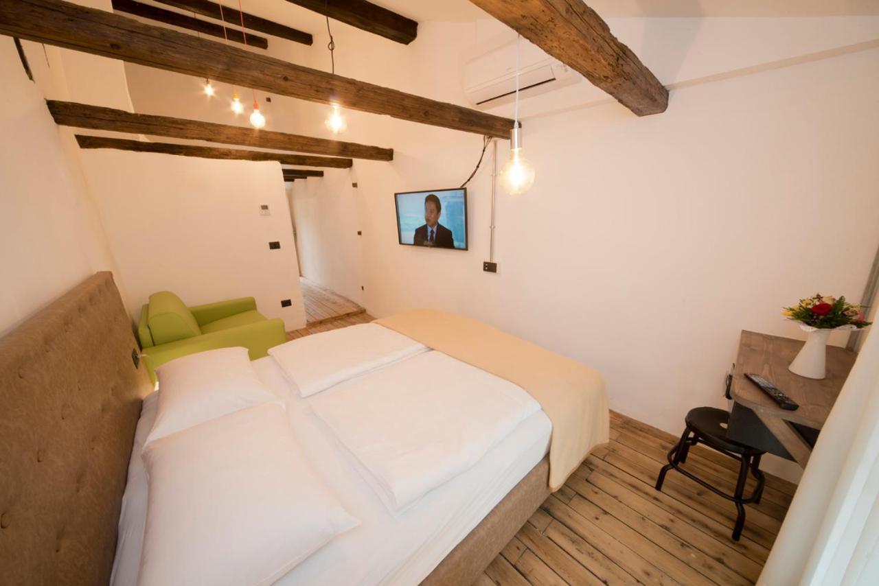 Sir Thomas Bed And More Bolzano Exteriör bild